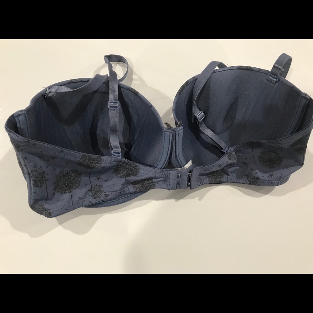 Blue wire bra can convert to strapless